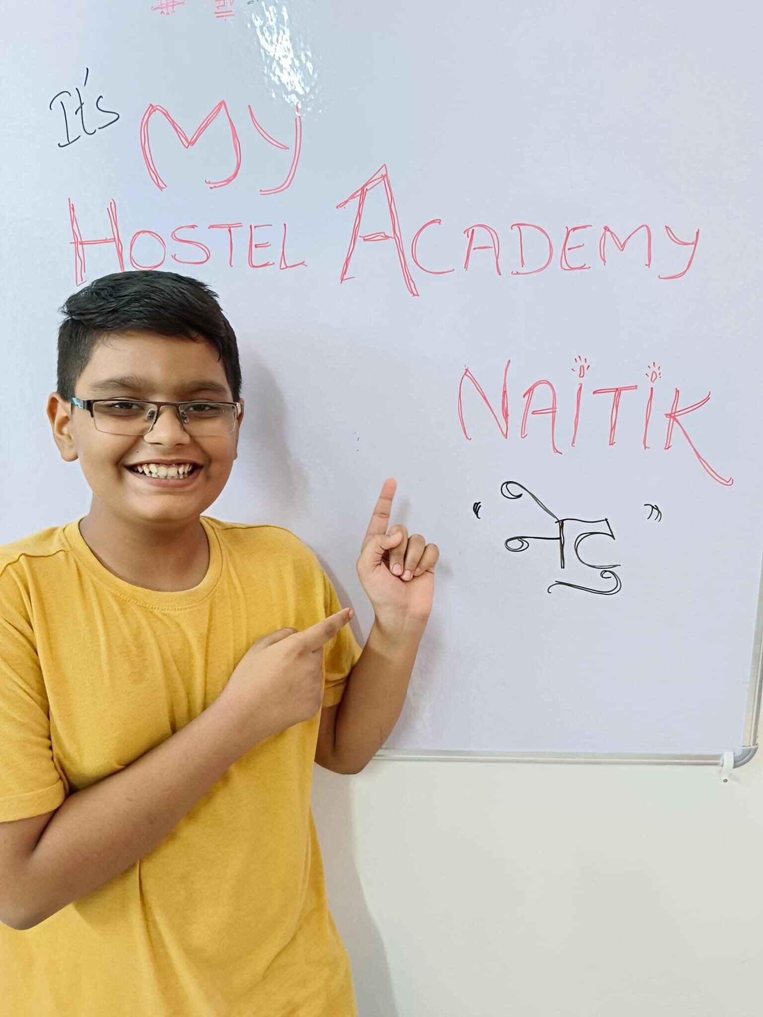 Unleash Your Creativity at Our Hostel Academy!